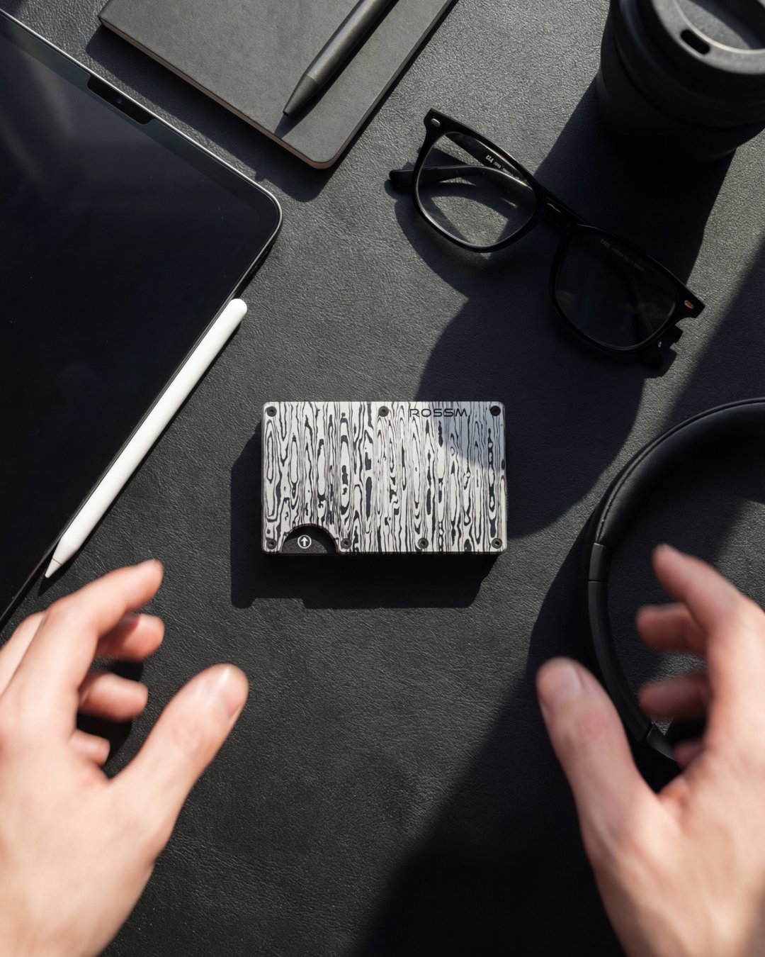 Damascus Wallet Lifestyle Photo